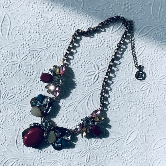 Antique gold chunky rhinestone statement necklace - Picture 3 of 7